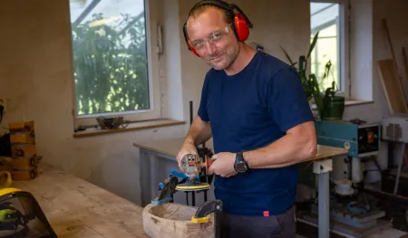 Mezi vůní dřeva a bahnem závodní trati